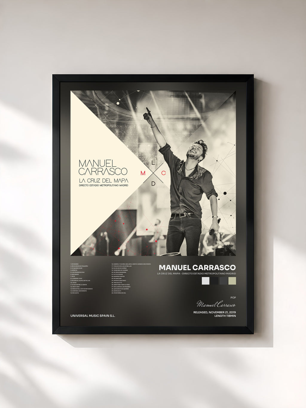 #noir La Cruz Del Mapa - Directo Estadio Metropolitano Madrid von Manuel Carrasco als gerahmter Kunstdruck, schwarzer Rahmen, gedruckt und gerahmt in Frankreich