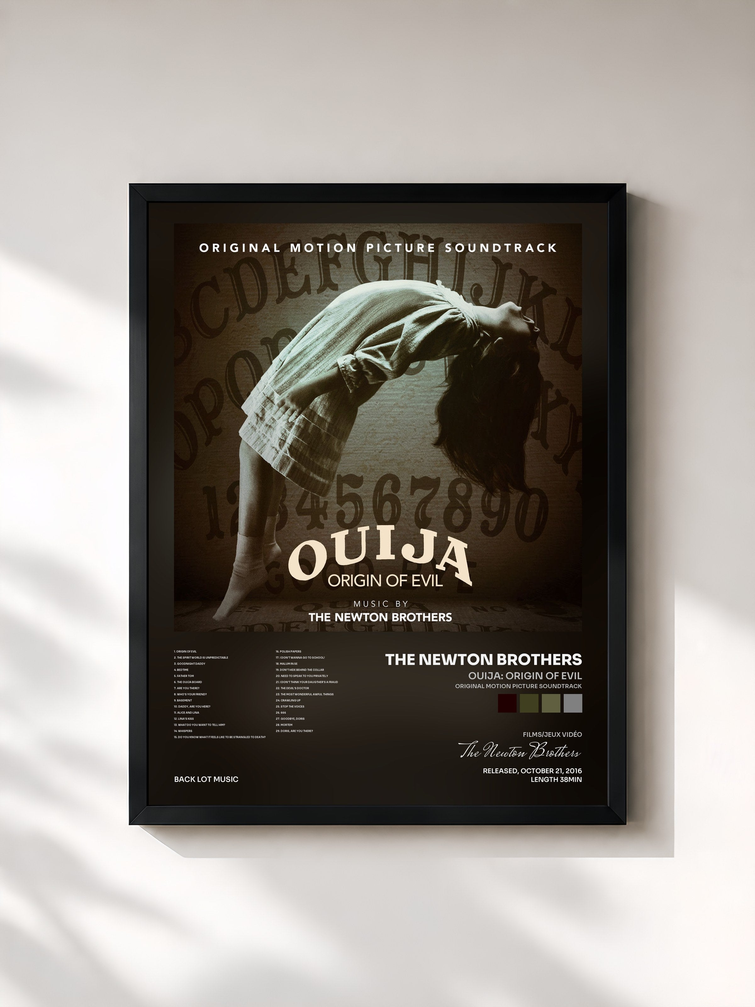 #noir Tableau de l'album Ouija: Origin of Evil (Original Motion Picture Soundtrack) de The Newton Brothers, cadre noir, imprimé et encadré en France