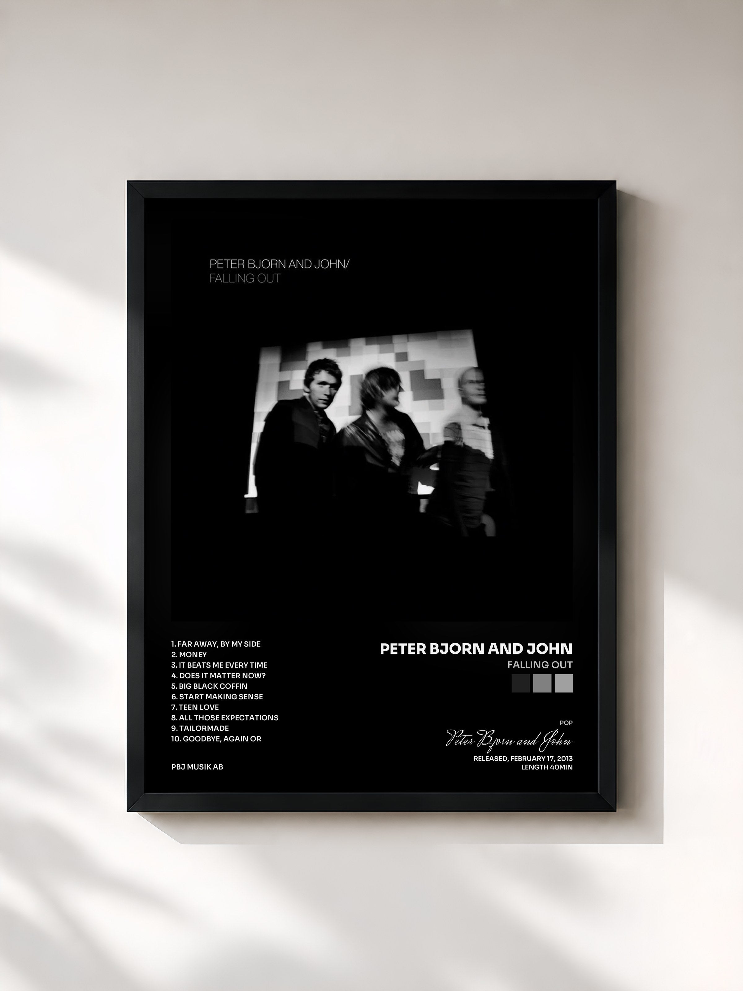 #noir Tableau de l'album Falling Out de Peter Bjorn and John, cadre noir, imprimé et encadré en France