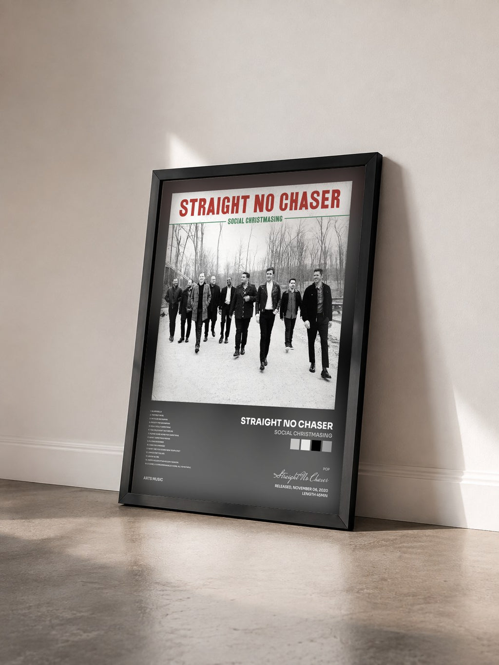 #noir Tableau de l'album Social Christmasing de Straight No Chaser vu de trois quarts, cadre noir