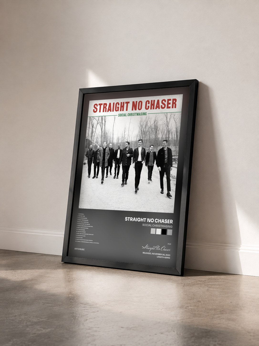 #noir Tableau de l'album Social Christmasing de Straight No Chaser vu de trois quarts, cadre noir