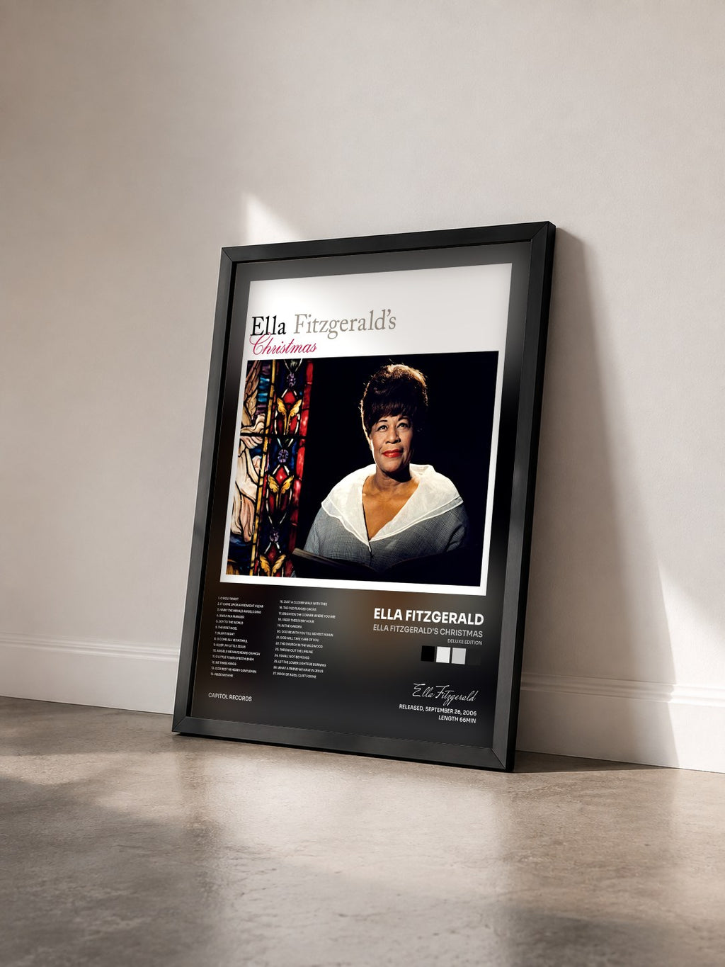 #noir Tableau de l'album Ella Fitzgerald's Christmas (Deluxe Edition) de Ella Fitzgerald vu de trois quarts, cadre noir