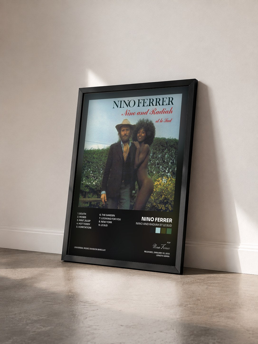 #noir Nino And Radiah Et Le Sud von Nino Ferrer als gerahmter Kunstdruck von schräg gesehen, schwarzer Rahmen
