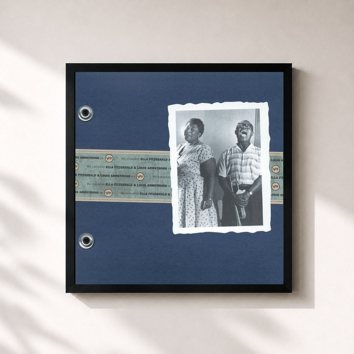 #noir Tableau carré de l'album The Complete Ella And Louis On Verve de Ella Fitzgerald, cadre noir 32x32 cm