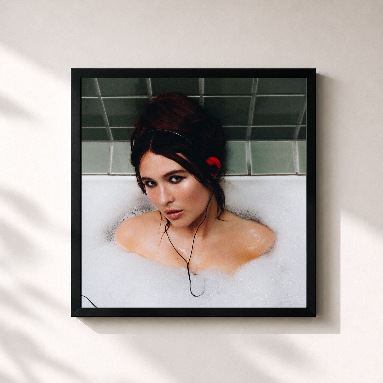 #noir Tableau carré de l'album Confessions: An Unexpected Turn of Events de Mimi Webb, cadre noir 32x32 cm