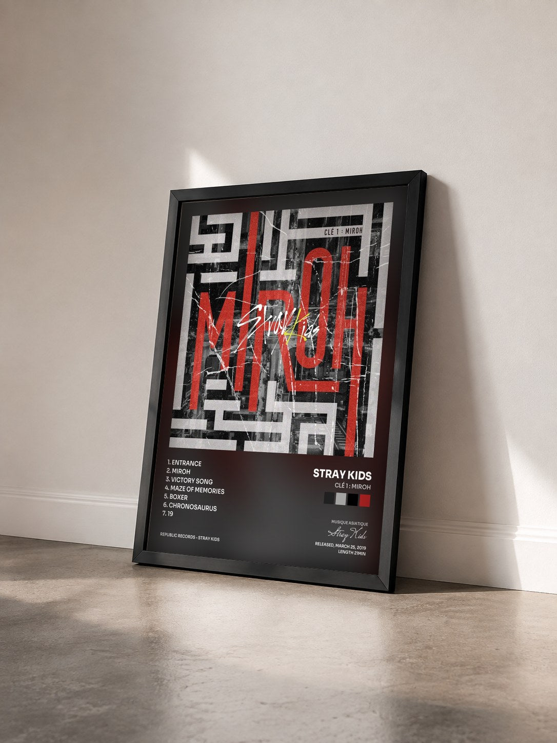 #noir Tableau de l'album Clé 1 : MIROH de Stray Kids vu de trois quarts, cadre noir