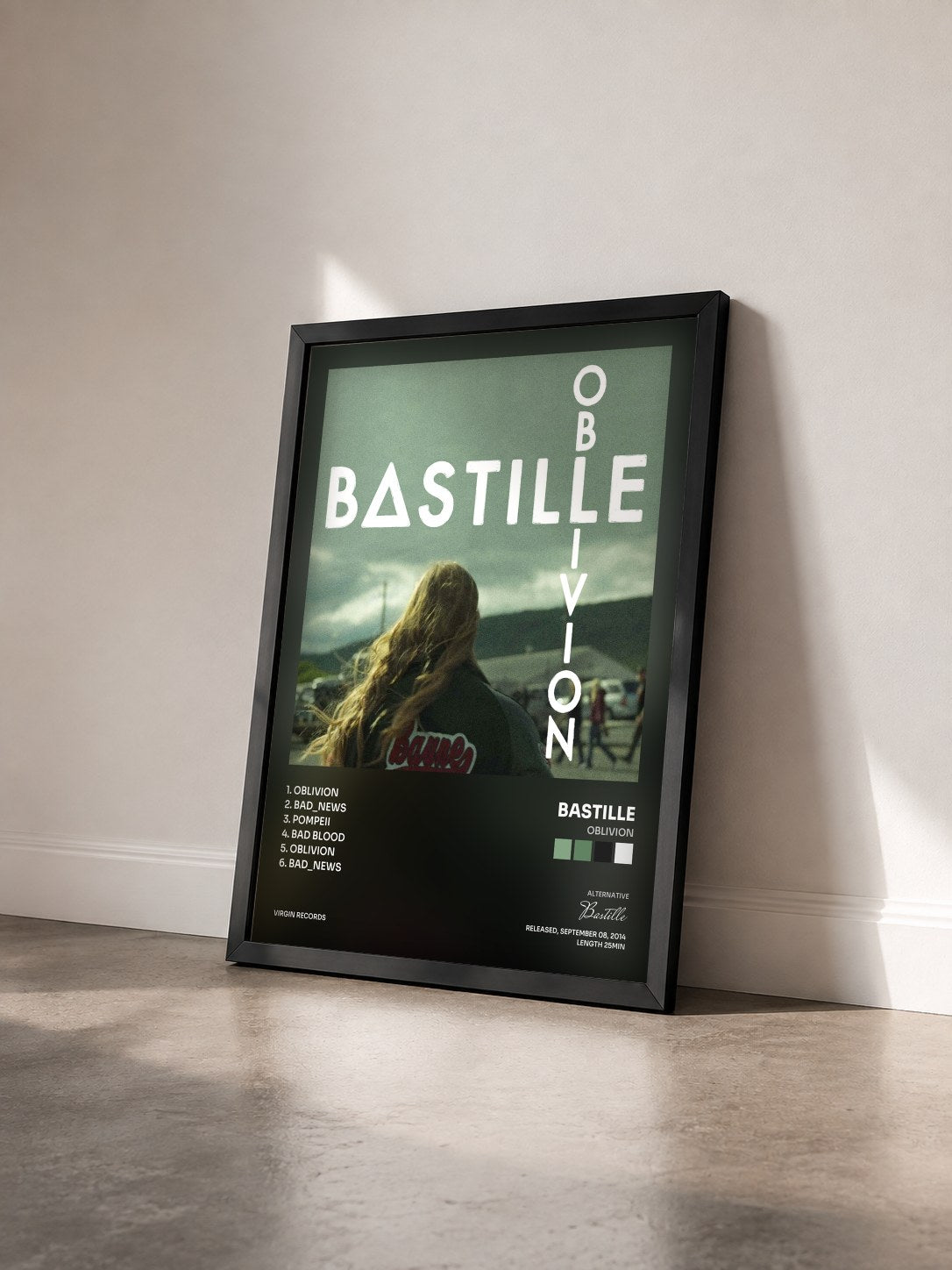 #noir Oblivion von Bastille als gerahmter Kunstdruck von schräg gesehen, schwarzer Rahmen