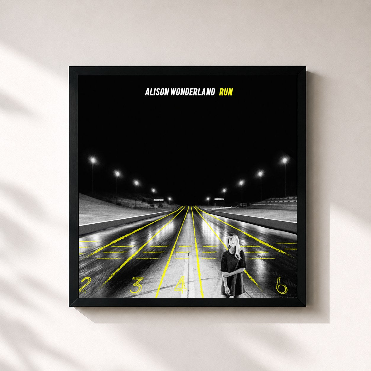 #noir Tableau carré de l'album Run de Alison Wonderland, cadre noir 32x32 cm