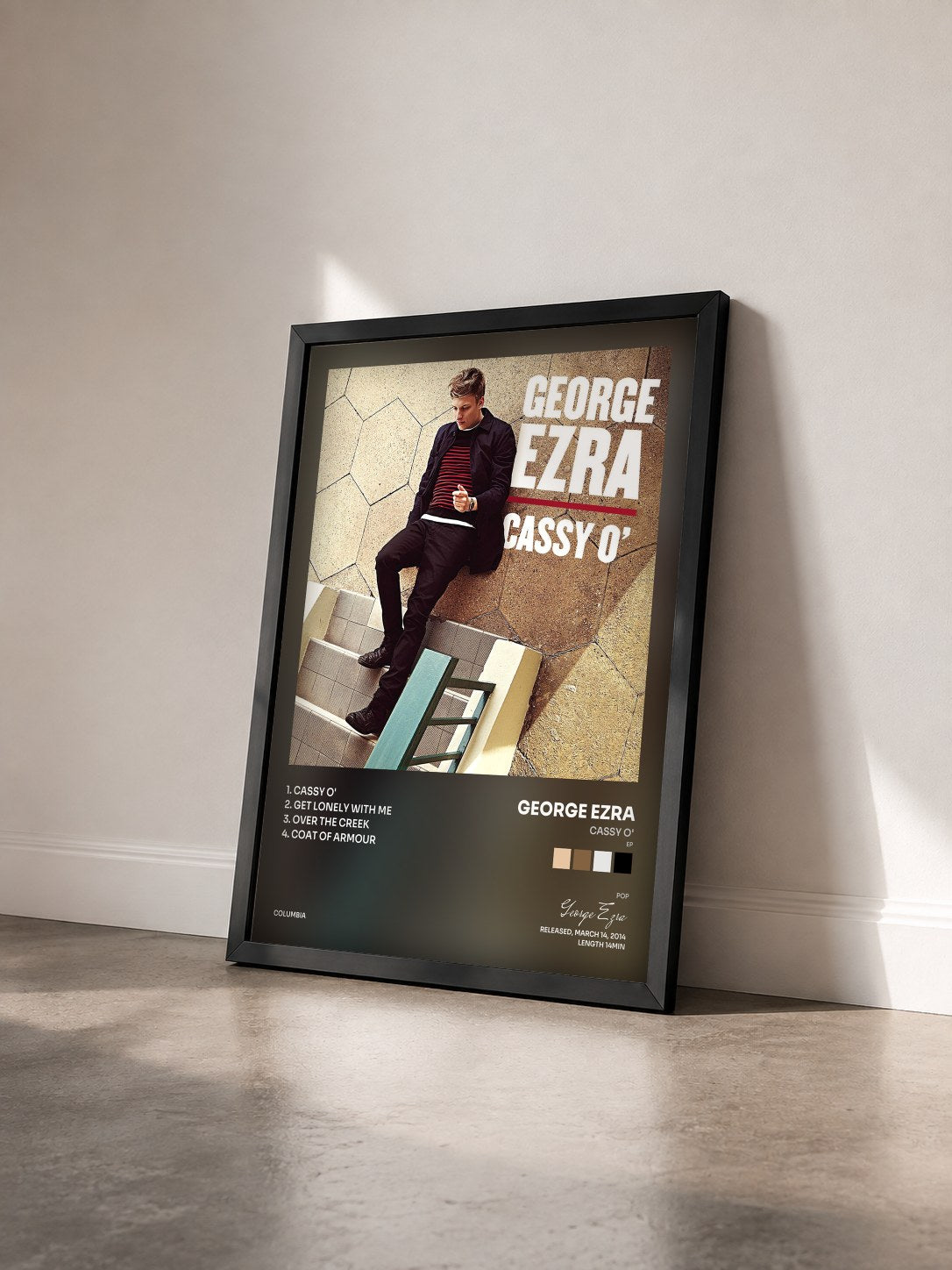 #noir Tableau de l'album Cassy O' (EP) de George Ezra vu de trois quarts, cadre noir