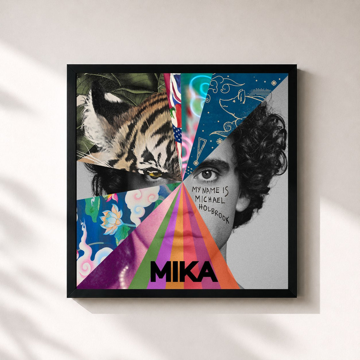 #noir My Name Is Michael Holbrook von MIKA als quadratischer Kunstdruck, schwarzer Rahmen 32x32 cm