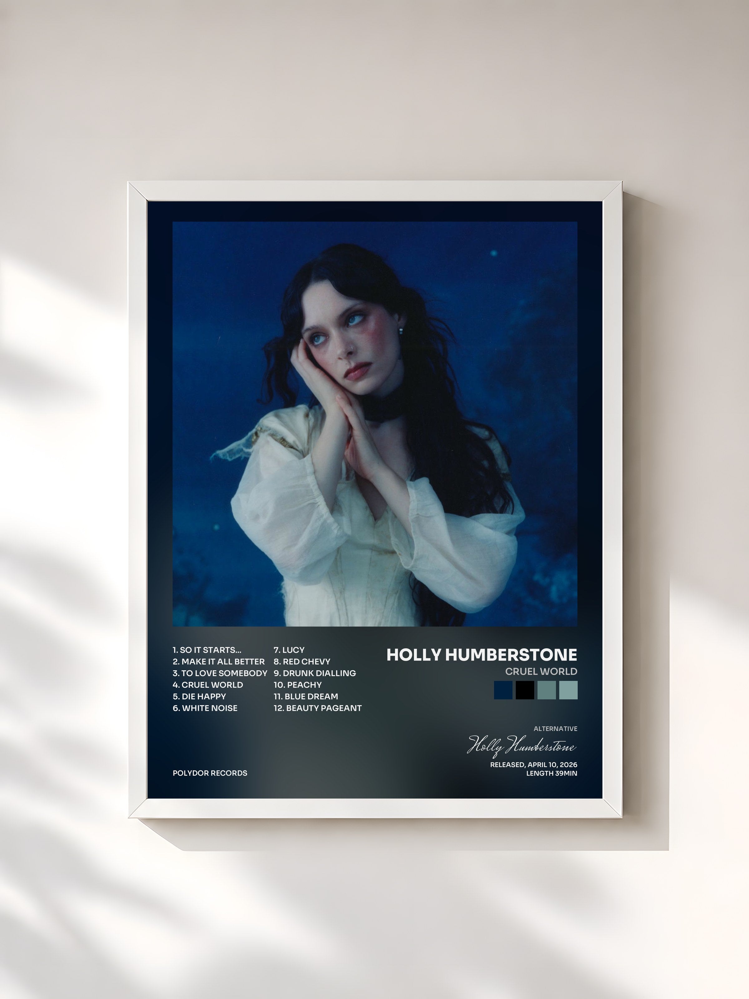 #blanc Tableau de l'album Cruel World de Holly Humberstone, cadre blanc, imprimé et encadré en France