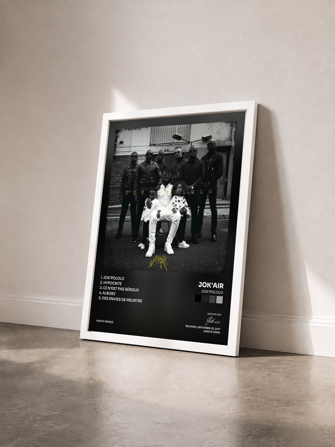 #blanc Tableau de l'album Jok'Pololo de Jok'air vu de trois quarts, cadre blanc