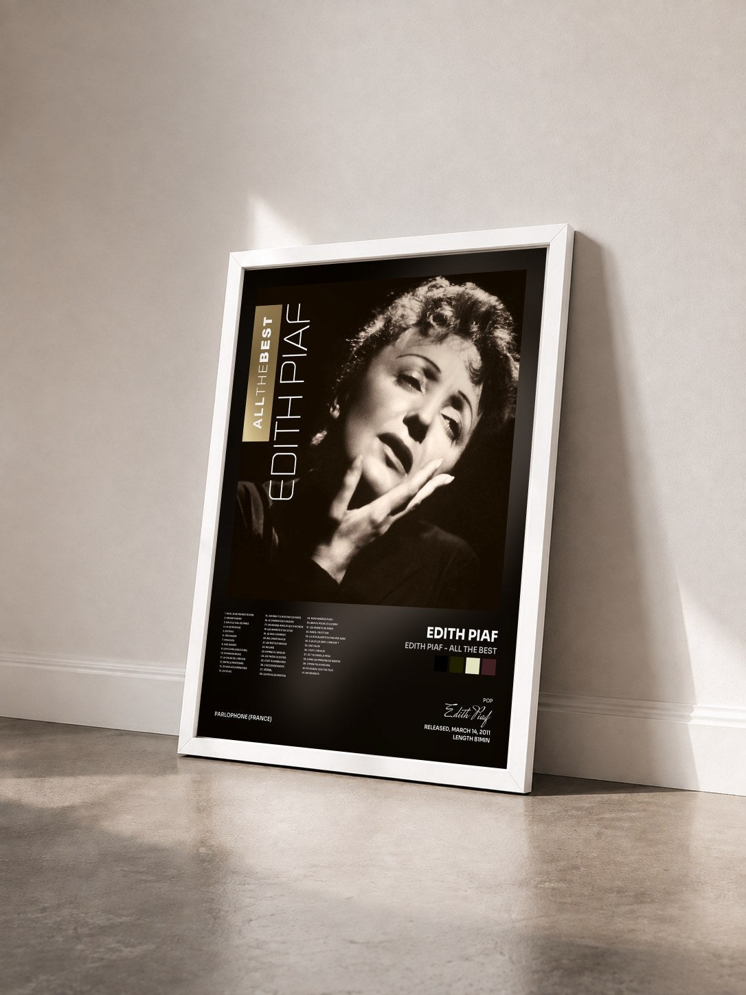 #blanc Tableau de l'album Edith Piaf - All The Best de Edith Piaf vu de trois quarts, cadre blanc