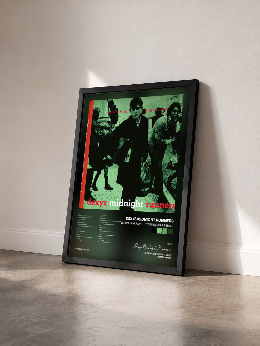 #noir Tableau de l'album Searching For The Young Soul Rebels de Dexys Midnight Runners vu de trois quarts, cadre noir