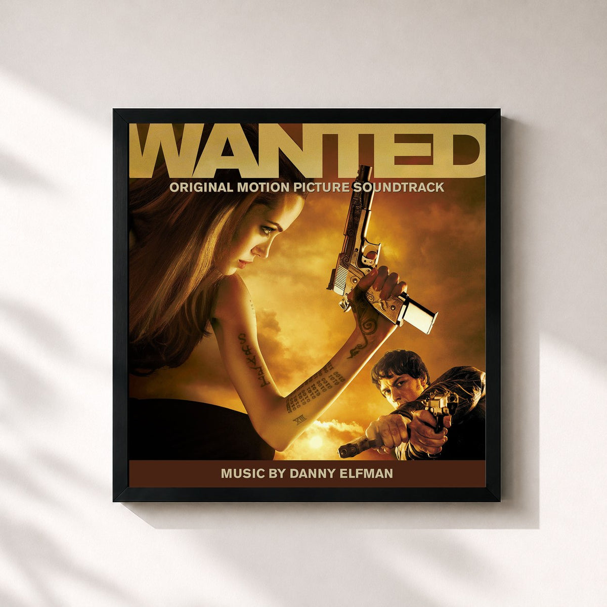 #noir Tableau carré de l'album Wanted (Original Motion Picture Soundtrack) de Danny Elfman, cadre noir 32x32 cm