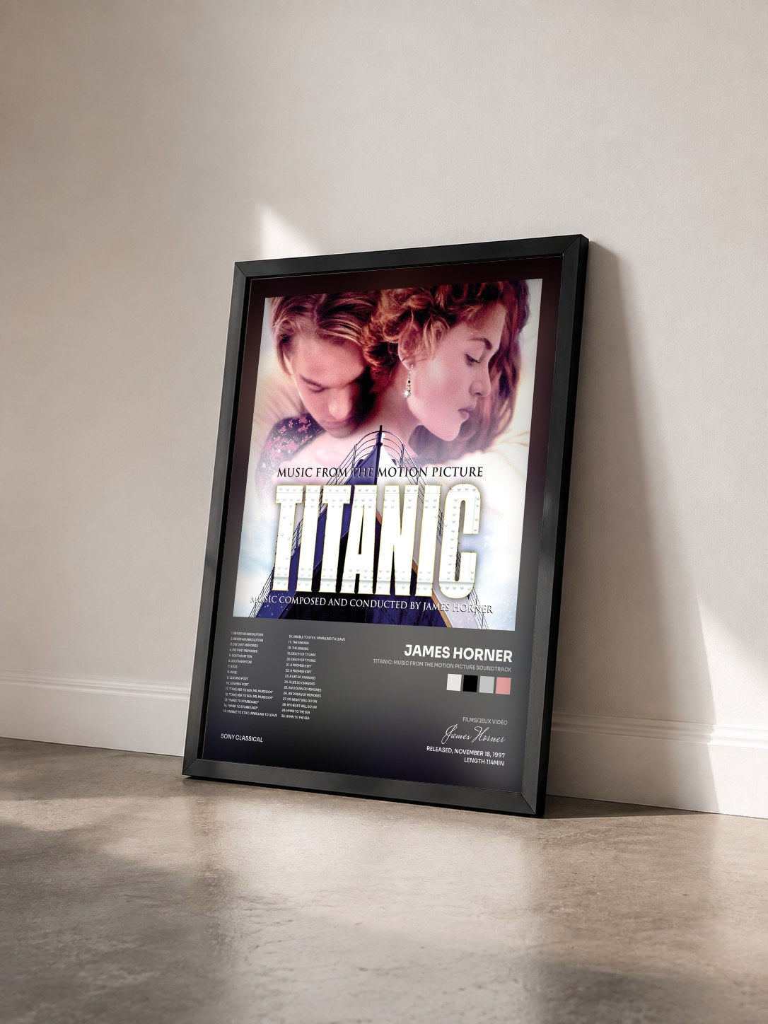 #noir Tableau de l'album Titanic: Music from the Motion Picture Soundtrack de James Horner vu de trois quarts, cadre noir