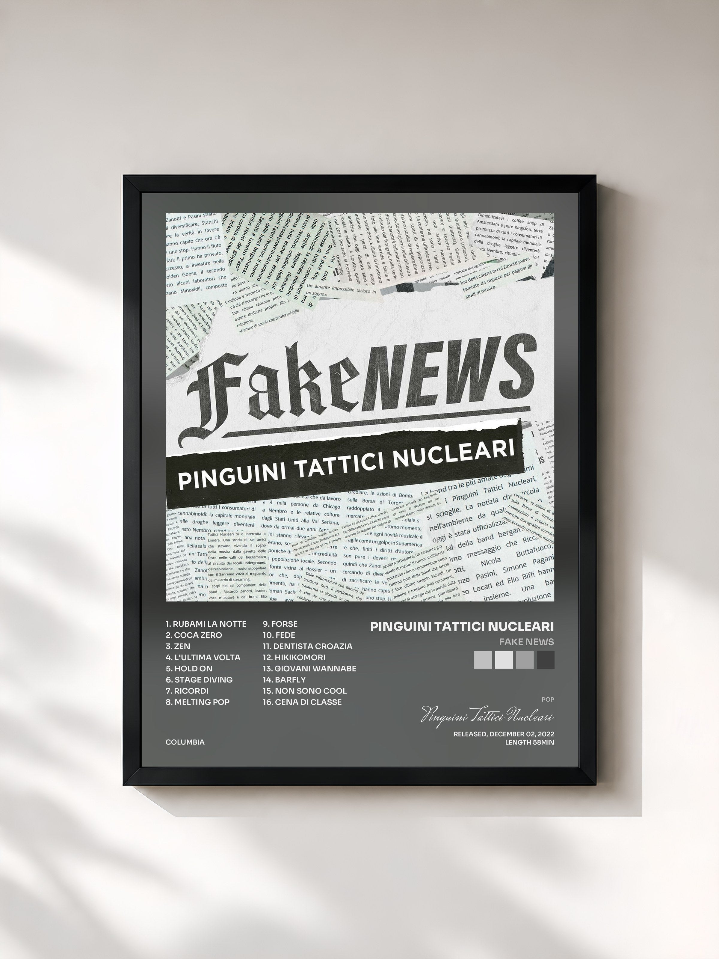 #noir Tableau de l'album Fake News de Pinguini Tattici Nucleari, cadre noir, imprimé et encadré en France