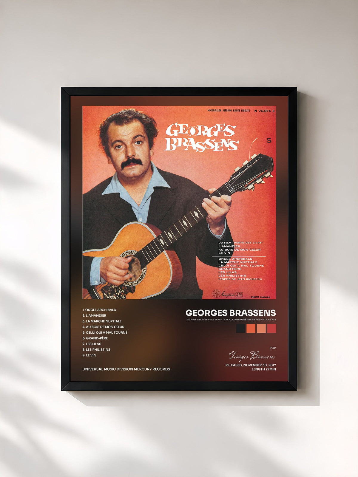 #noir Tableau de l'album Georges Brassens et sa guitare accompagné par Pierre Nicolas N°5 de Georges Brassens, cadre noir, imprimé et encadré en France