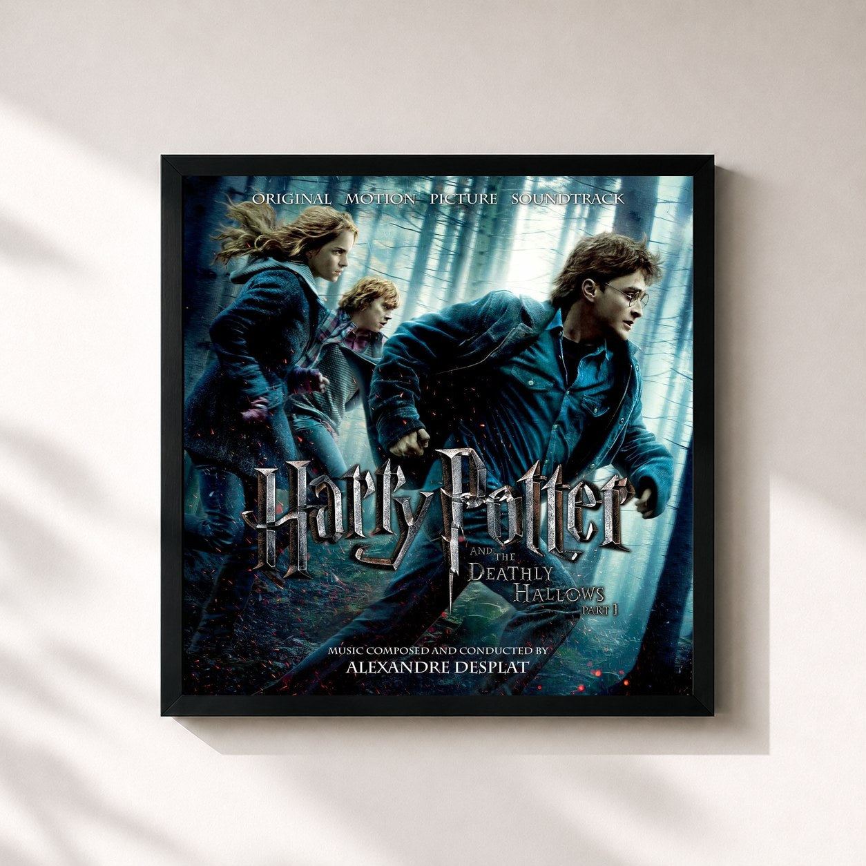 #noir Tableau carré de l'album Harry Potter and the Deathly Hallows, Pt. 1 (Original Motion Picture Soundtrack) de Alexandre Desplat, cadre noir 32x32 cm