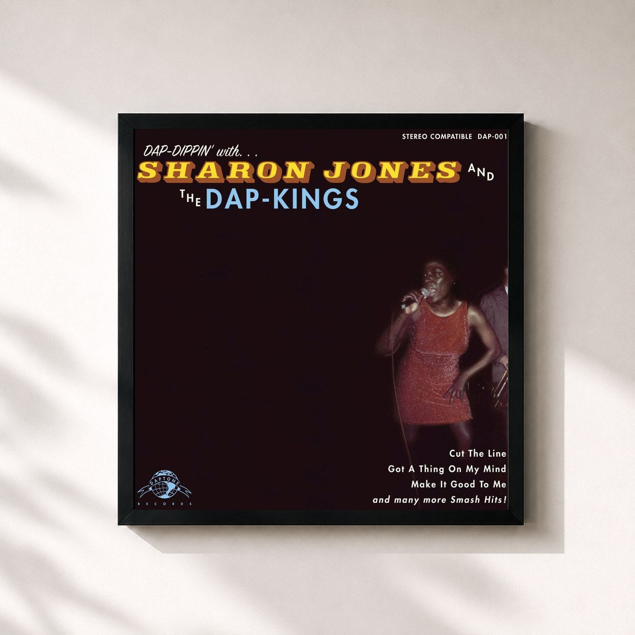 #noir Tableau carré de l'album Dap Dippin' With Sharon Jones & The Dap-Kings de Sharon Jones & The Dap-Kings, cadre noir 32x32 cm