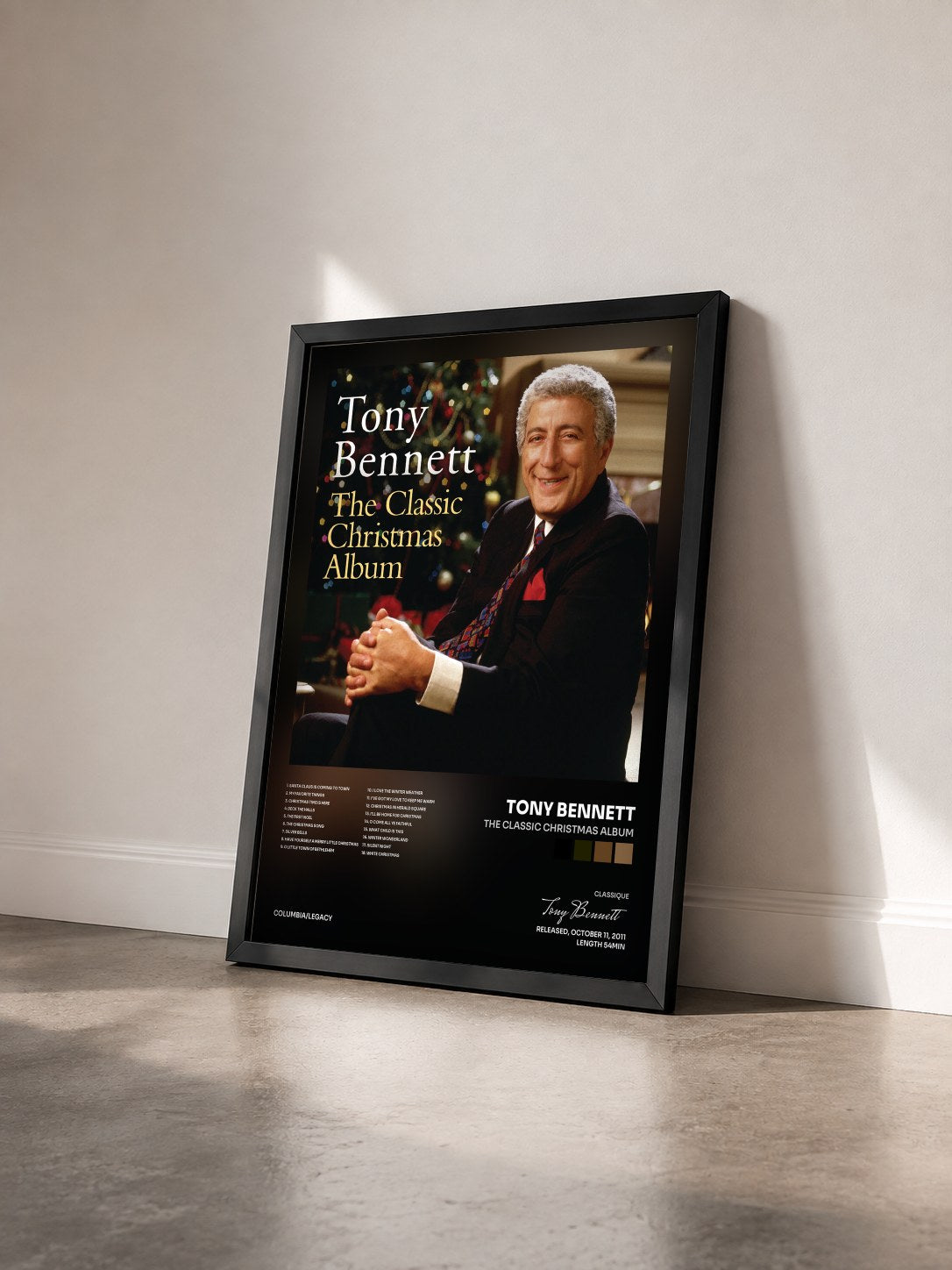 #noir Tableau de l'album The Classic Christmas Album de Tony Bennett vu de trois quarts, cadre noir