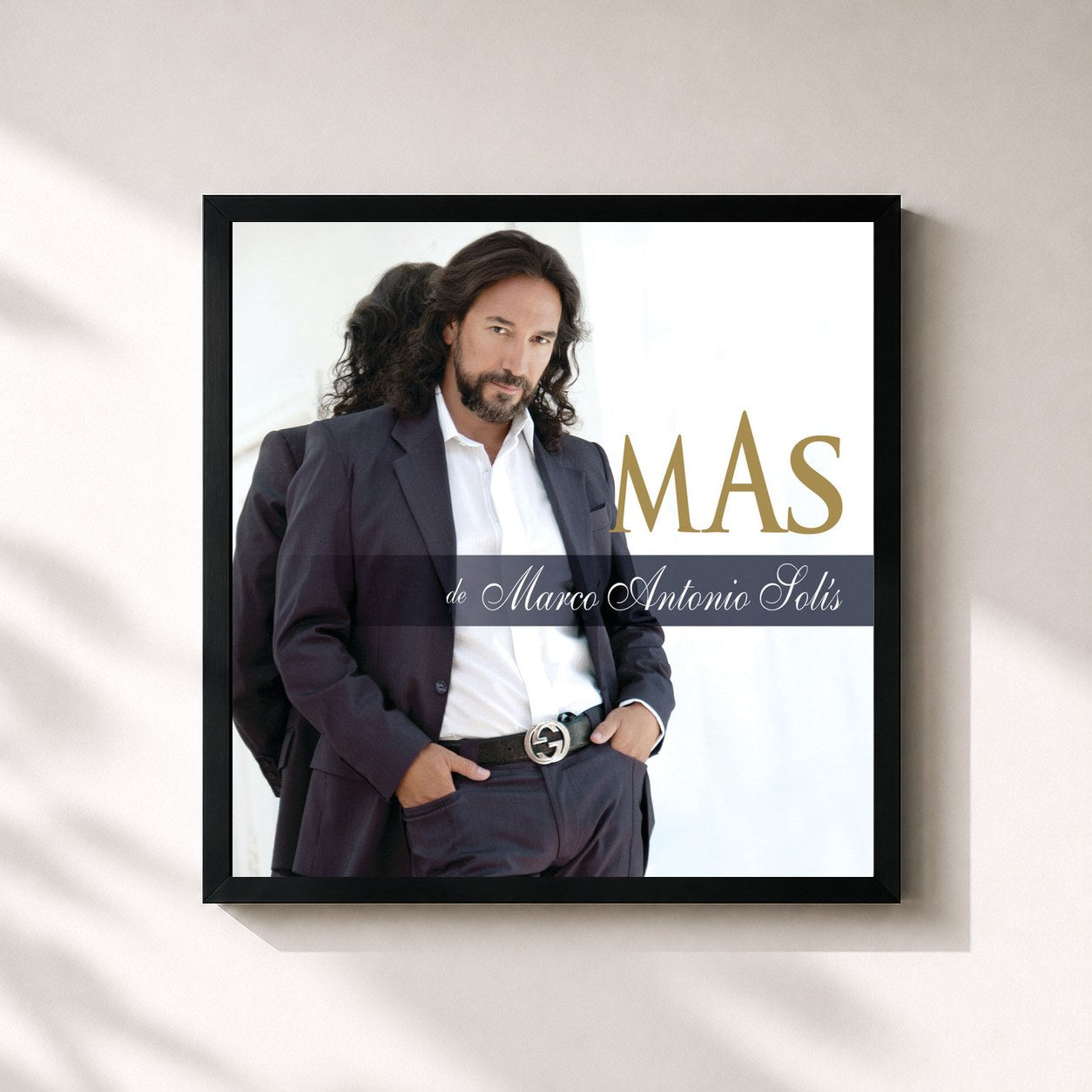 #noir Tableau carré de l'album Más De Marco Antonio Solís de Marco Antonio Solís, cadre noir 32x32 cm
