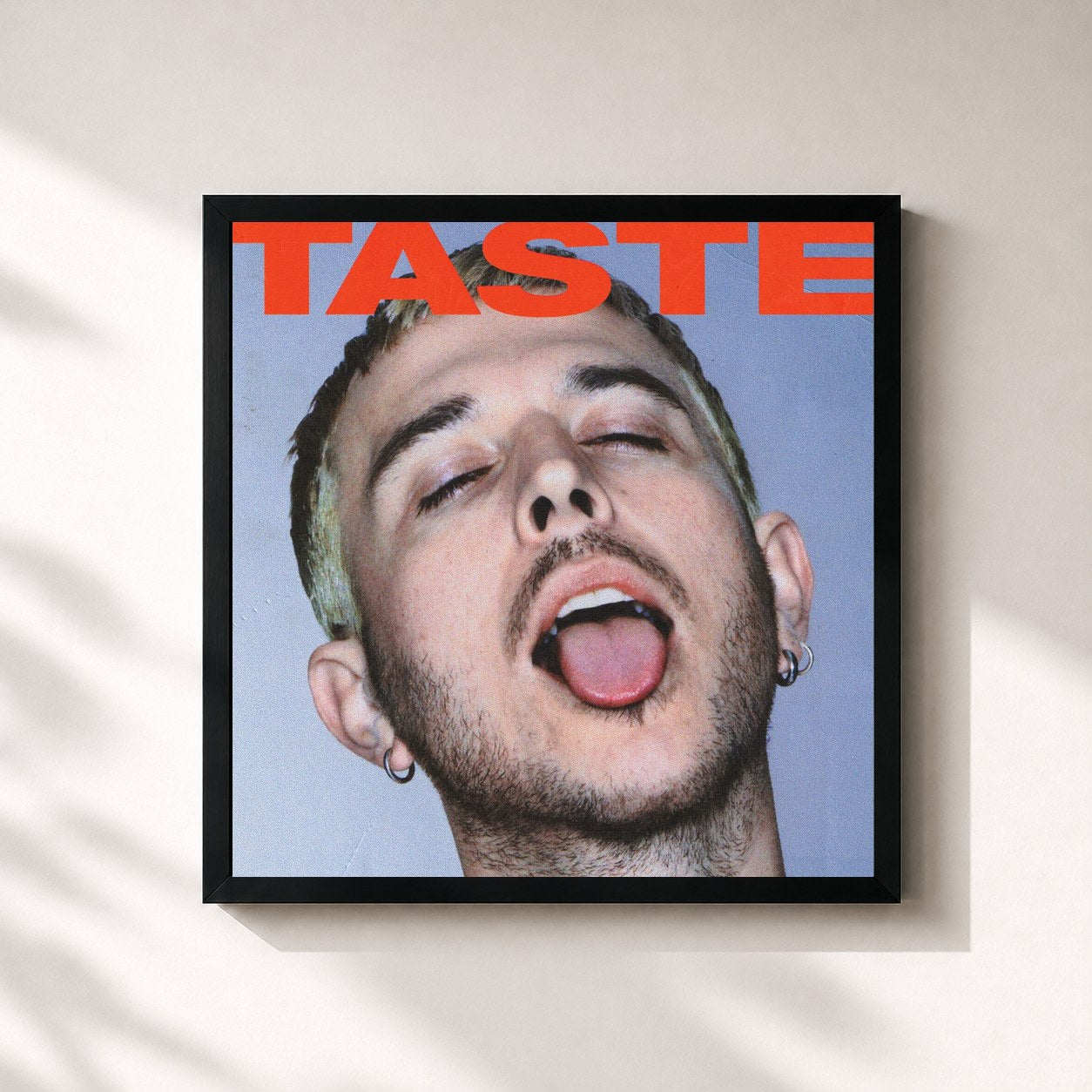 #noir Tableau carré de l'album TASTE de Oscar and the Wolf, cadre noir 32x32 cm