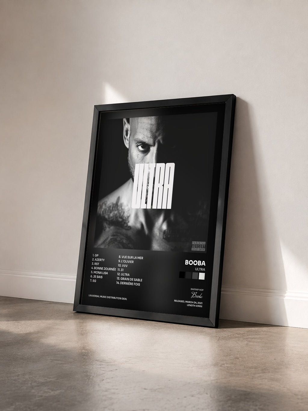 #noir Tableau de l'album ULTRA de Booba vu de trois quarts, cadre noir