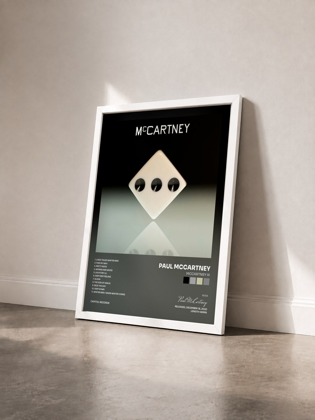 #blanc Tableau de l'album McCartney III de Paul McCartney vu de trois quarts, cadre blanc