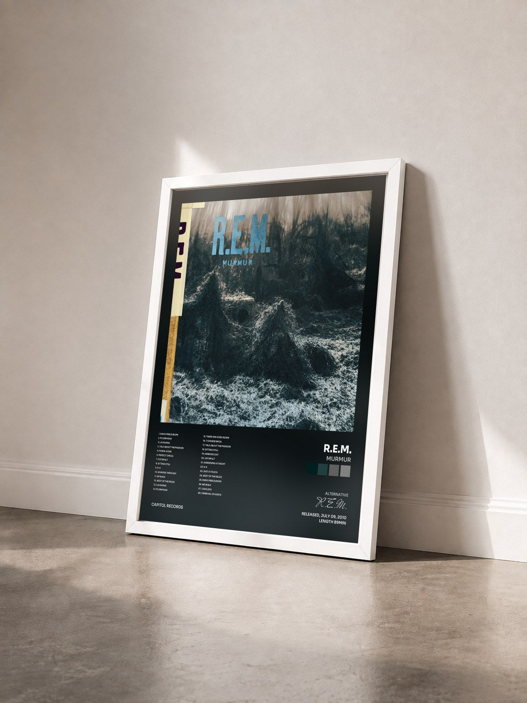 #blanc Tableau de l'album Murmur de R.E.M. vu de trois quarts, cadre blanc