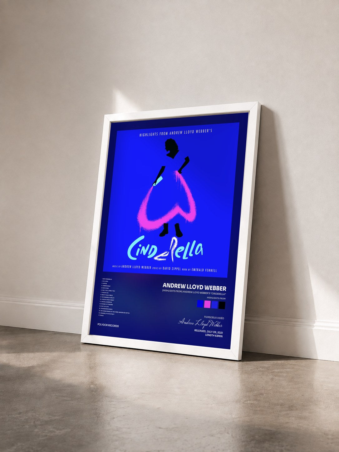 #blanc Tableau de l'album (Highlights From) Andrew Lloyd Webber’s “Cinderella” de Andrew Lloyd Webber vu de trois quarts, cadre blanc