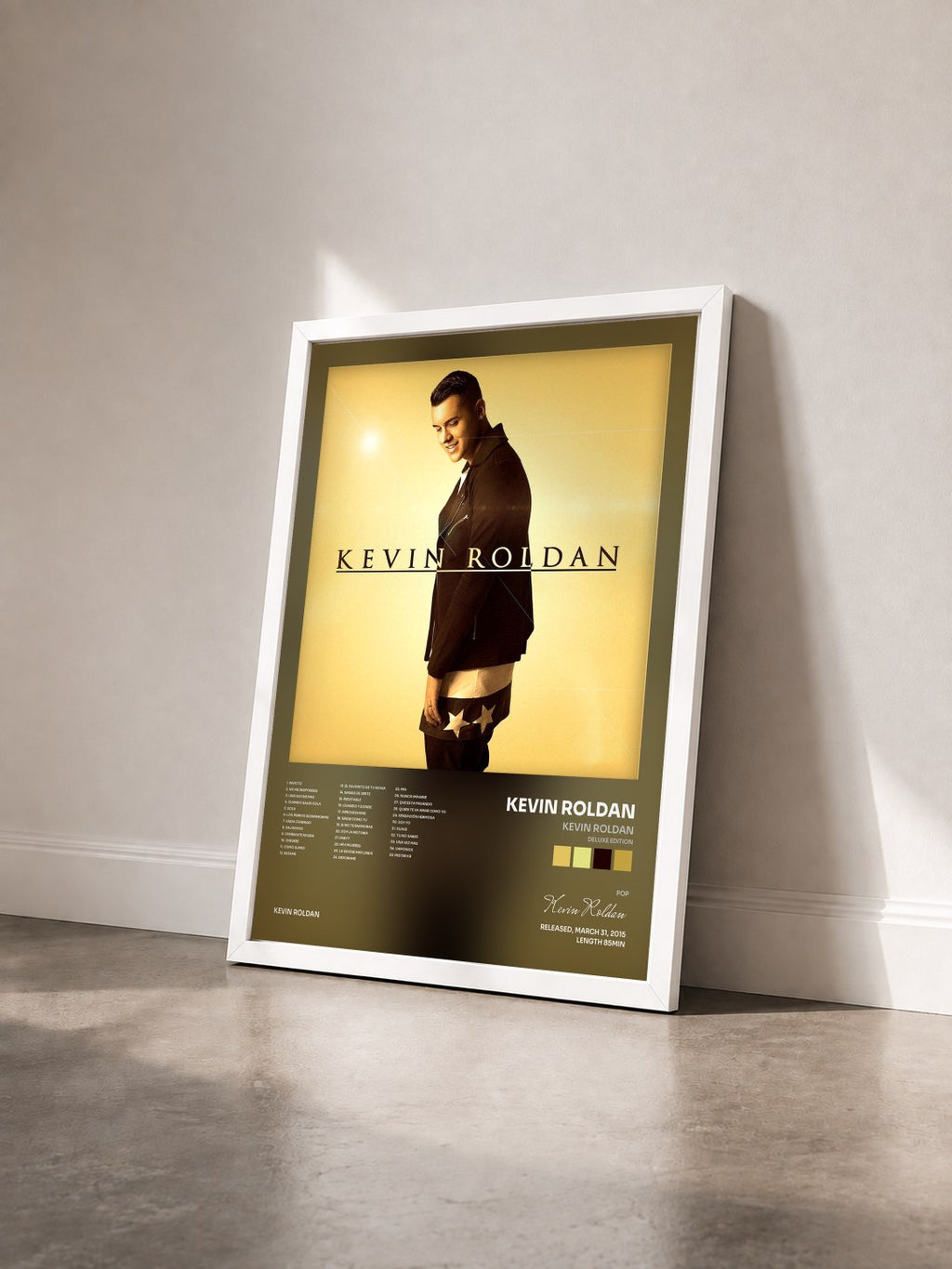 #blanc Tableau de l'album Kevin Roldan (Deluxe Edition) de Kevin Roldan vu de trois quarts, cadre blanc