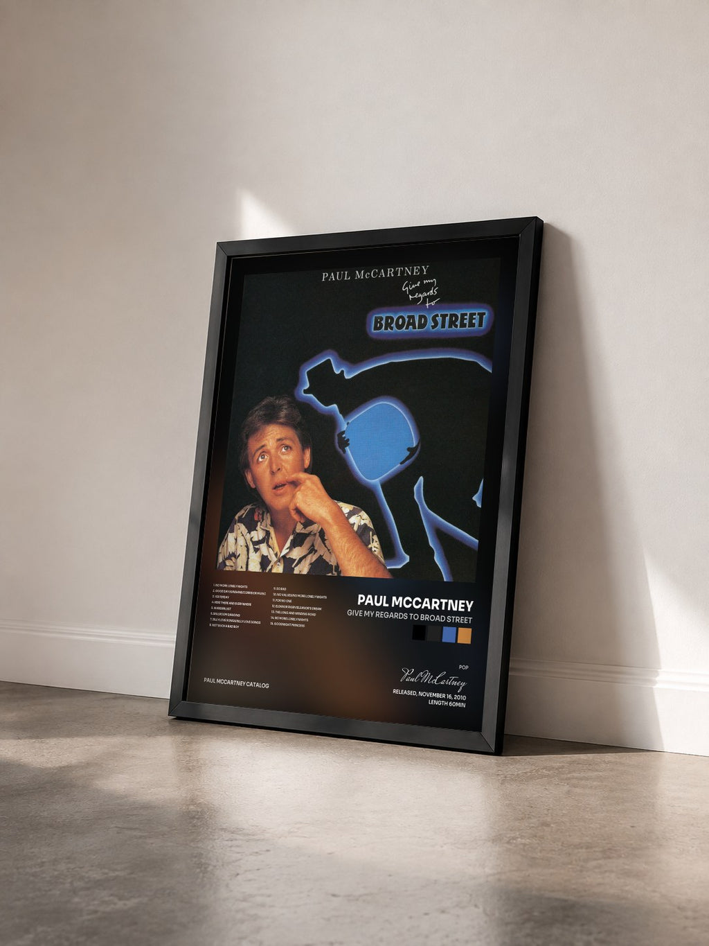 #noir Give My Regards To Broad Street von Paul McCartney als gerahmter Kunstdruck von schräg gesehen, schwarzer Rahmen