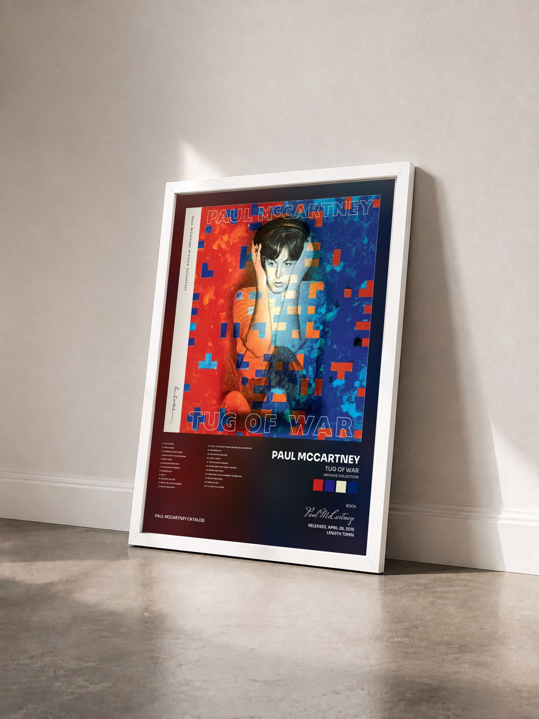 #blanc Tableau de l'album Tug Of War (Archive Collection) de Paul McCartney vu de trois quarts, cadre blanc