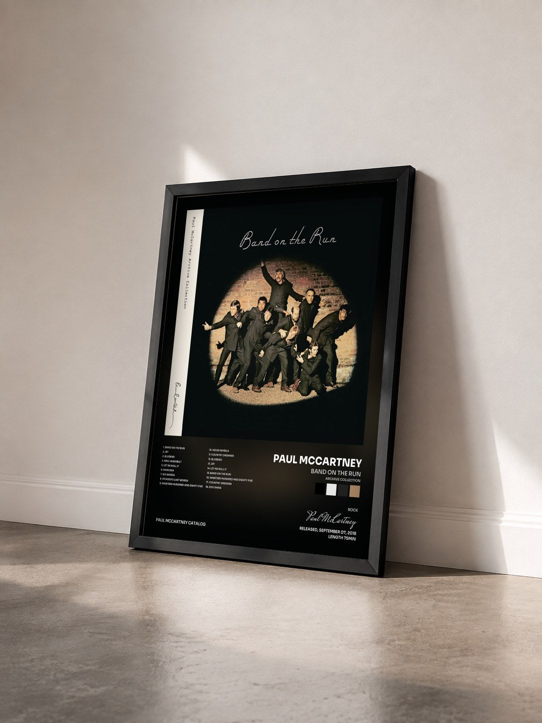 #noir Tableau de l'album Band On The Run (Archive Collection) de Paul McCartney vu de trois quarts, cadre noir