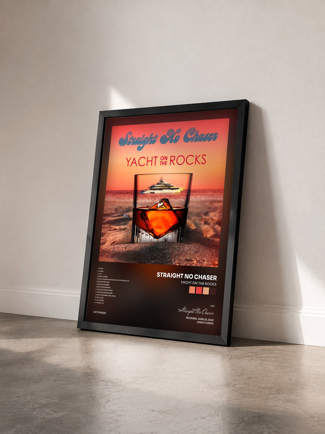 #noir Tableau de l'album Yacht On The Rocks de Straight No Chaser vu de trois quarts, cadre noir