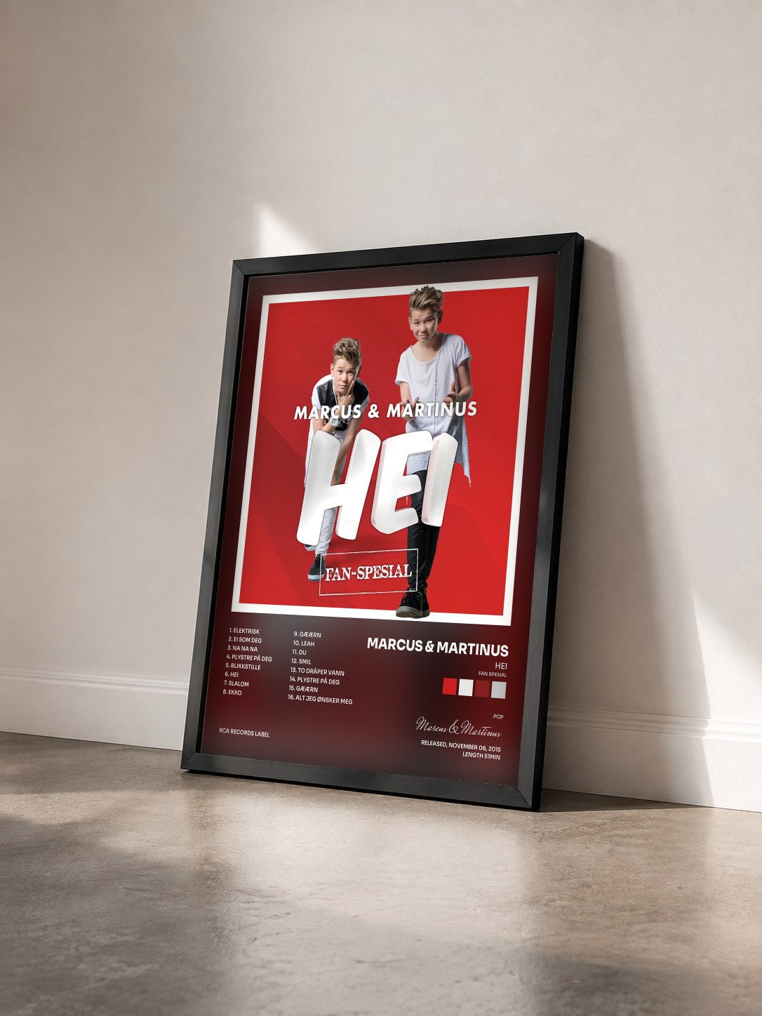 #noir Tableau de l'album Hei (Fan Spesial) de Marcus & Martinus vu de trois quarts, cadre noir