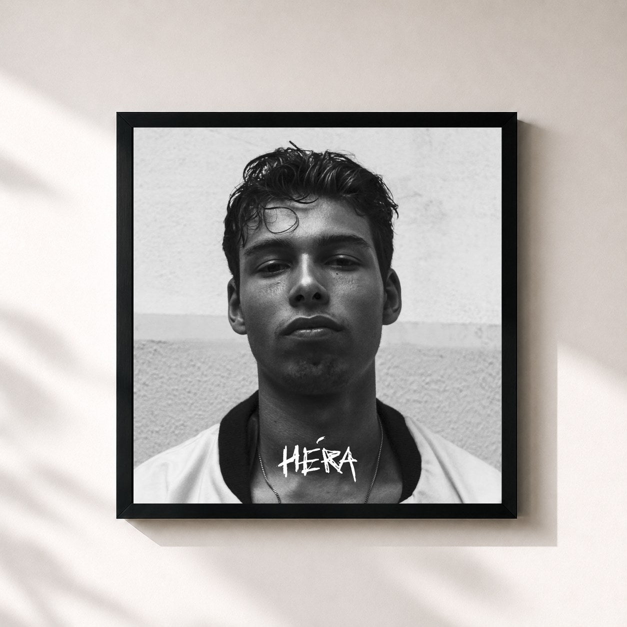 #noir Héra by Georgio as a square framed art print, black 32x32 cm frame