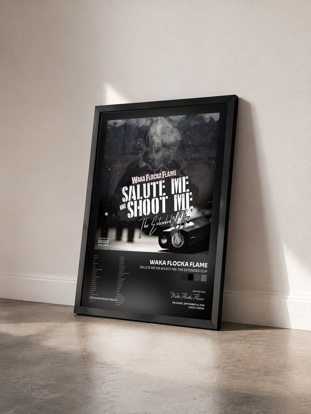 #noir Tableau de l'album Salute Me or Shoot Me: The Extended Clip de Waka Flocka Flame vu de trois quarts, cadre noir