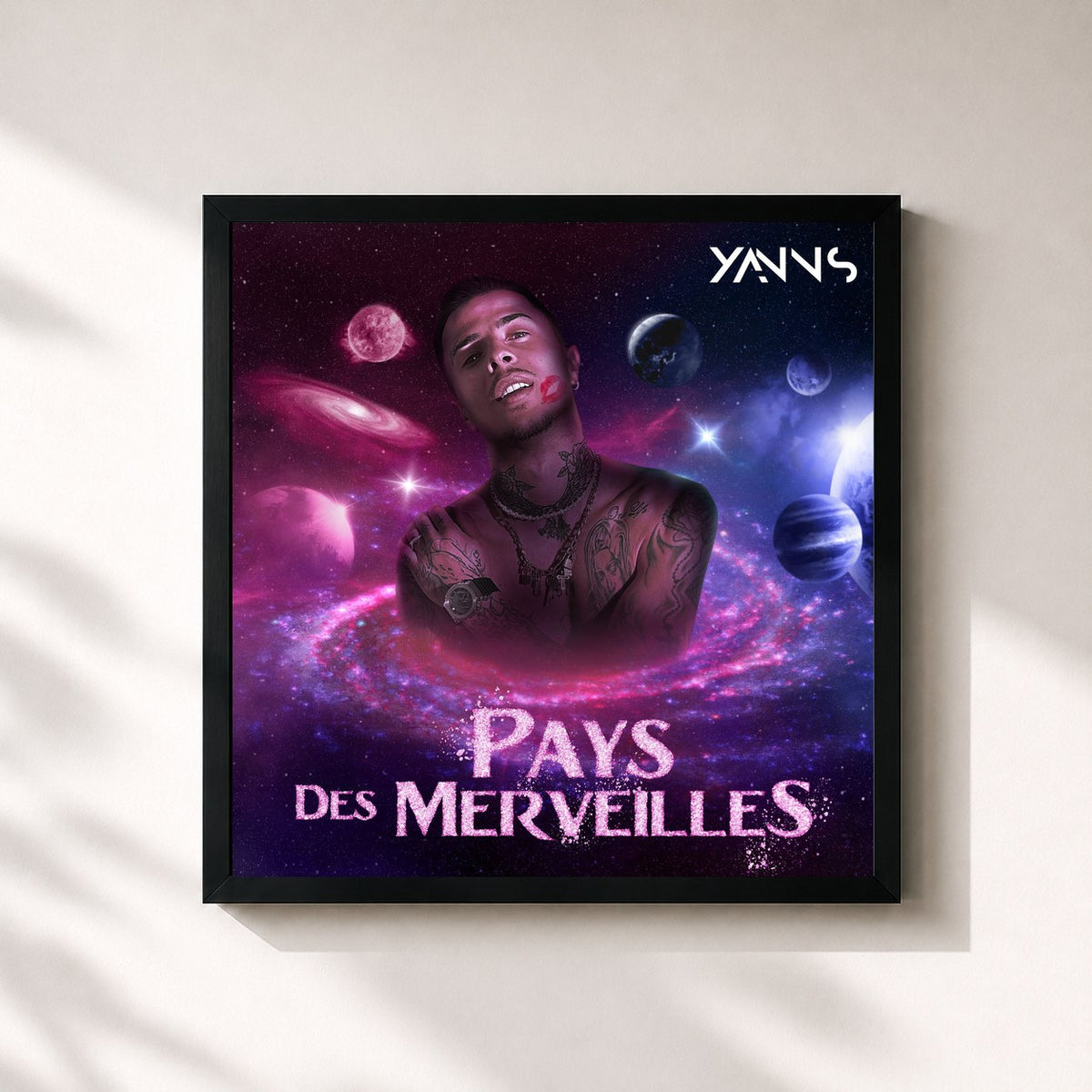 #noir Tableau carré de l'album Pays des merveilles de Yanns, cadre noir 32x32 cm