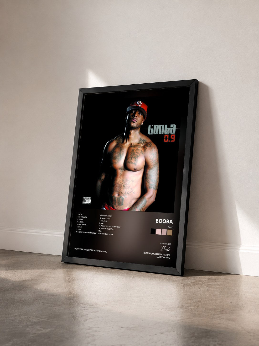 #noir Tableau de l'album 0.9 de Booba vu de trois quarts, cadre noir