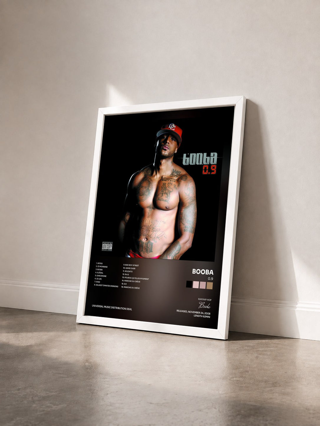 #blanc Tableau de l'album 0.9 de Booba vu de trois quarts, cadre blanc