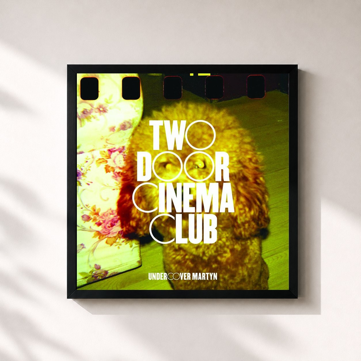 #noir Tableau carré de l'album Undercover Martyn de Two Door Cinema Club, cadre noir 32x32 cm