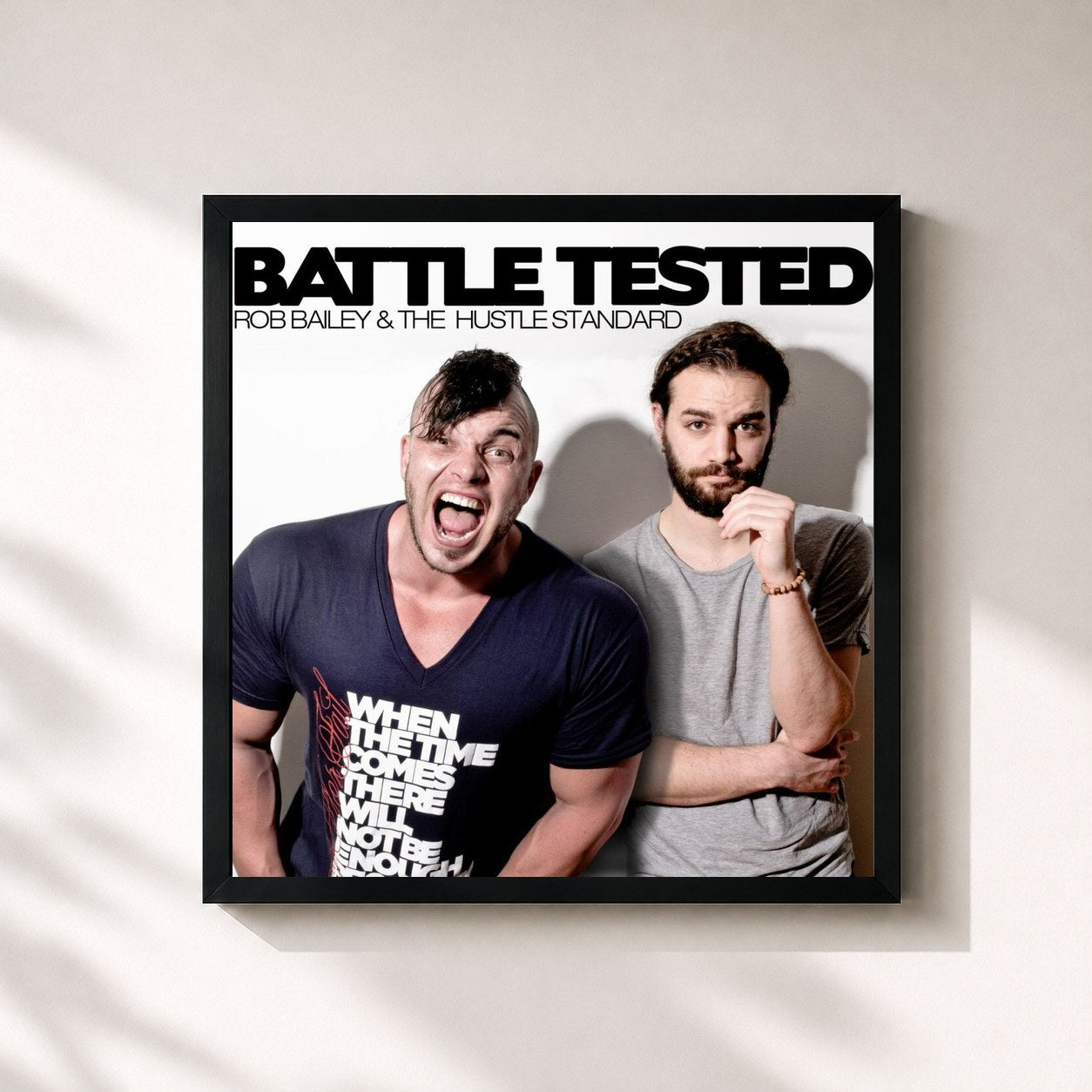 #noir Tableau carré de l'album Battle Tested de Rob Bailey & The Hustle Standard, cadre noir 32x32 cm