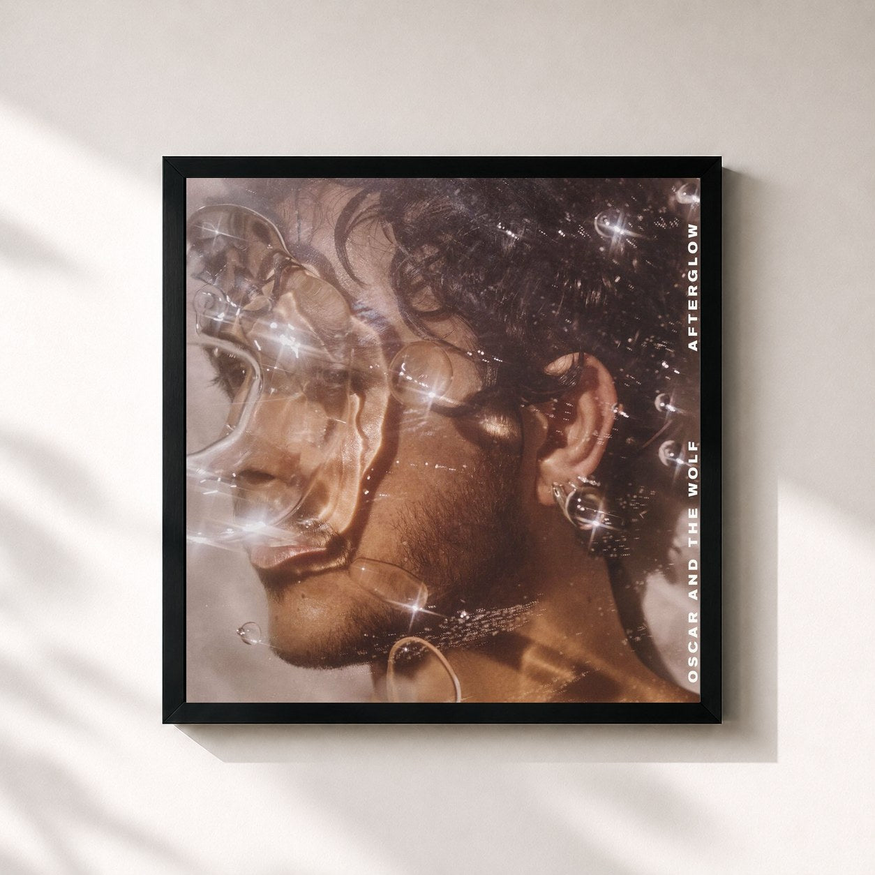 #noir Tableau carré de l'album Afterglow de Oscar and the Wolf, cadre noir 32x32 cm