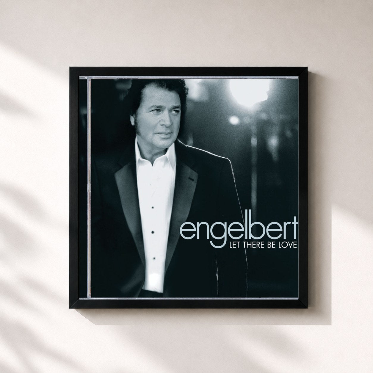 #noir Tableau carré de l'album Let There Be Love de Engelbert Humperdinck, cadre noir 32x32 cm