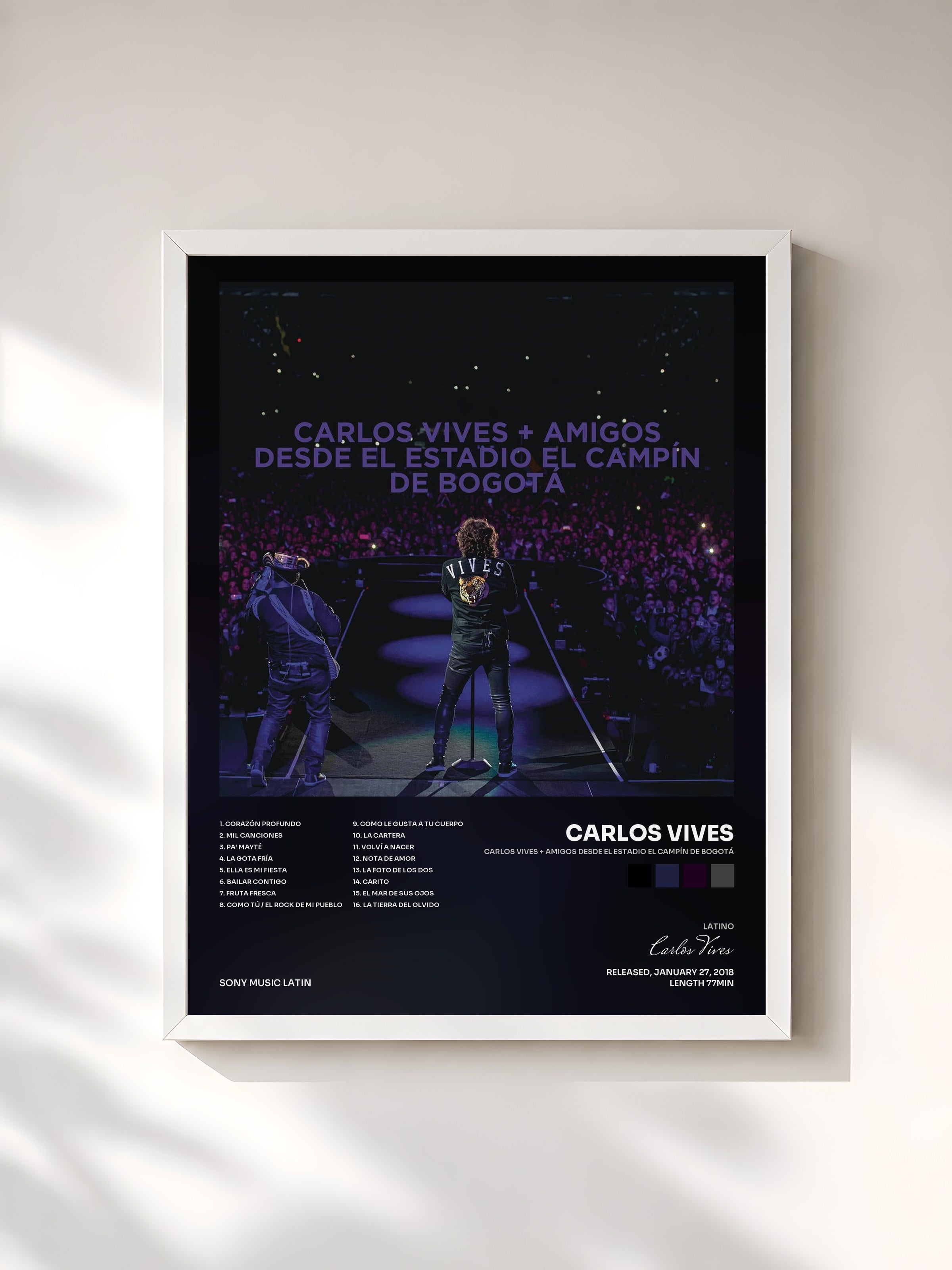 #blanc Tableau de l'album Carlos Vives + Amigos Desde el Estadio El Campín de Bogotá de Carlos Vives, cadre blanc, imprimé et encadré en France
