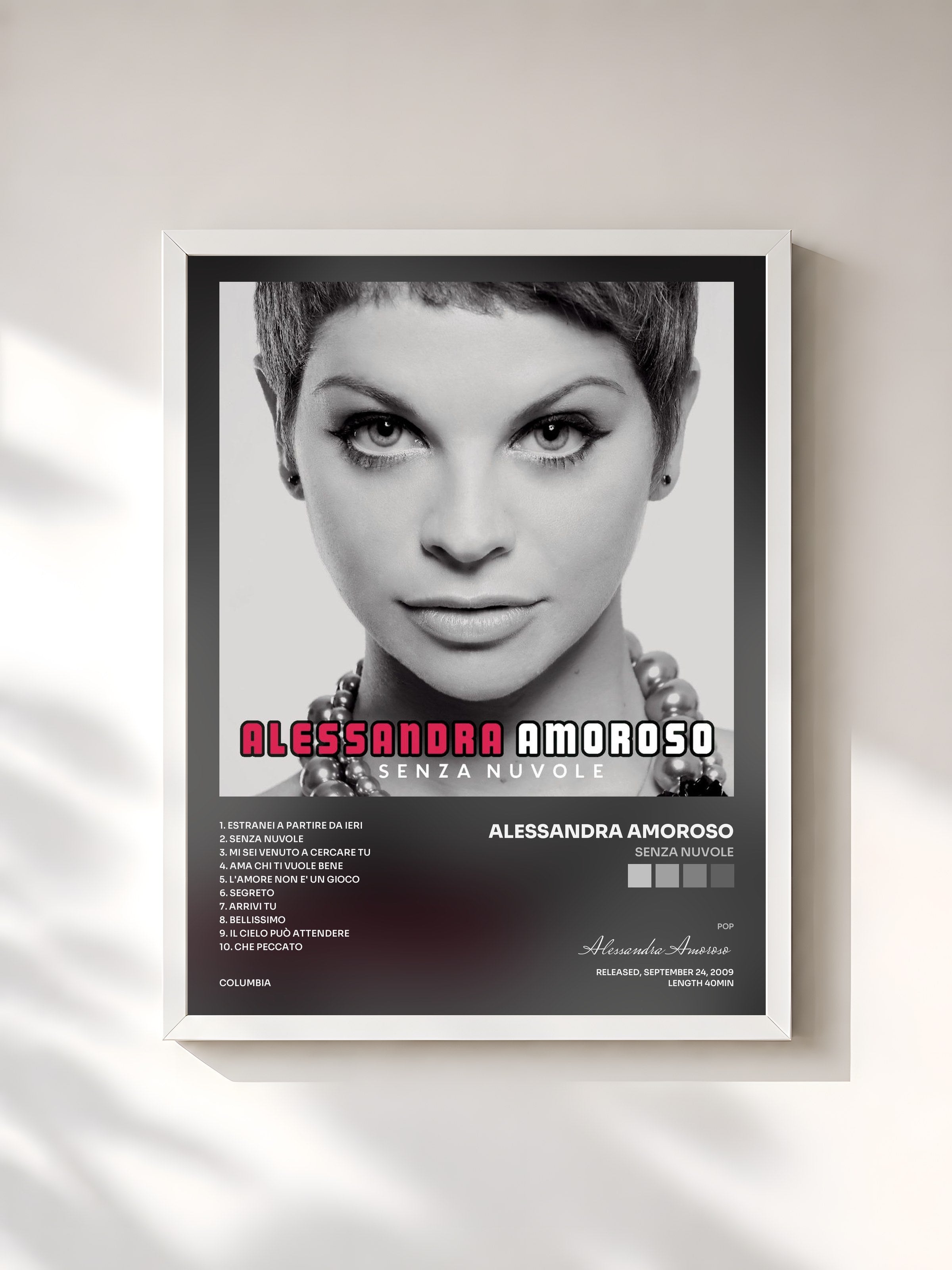 #blanc Tableau de l'album Senza Nuvole de Alessandra Amoroso, cadre blanc, imprimé et encadré en France