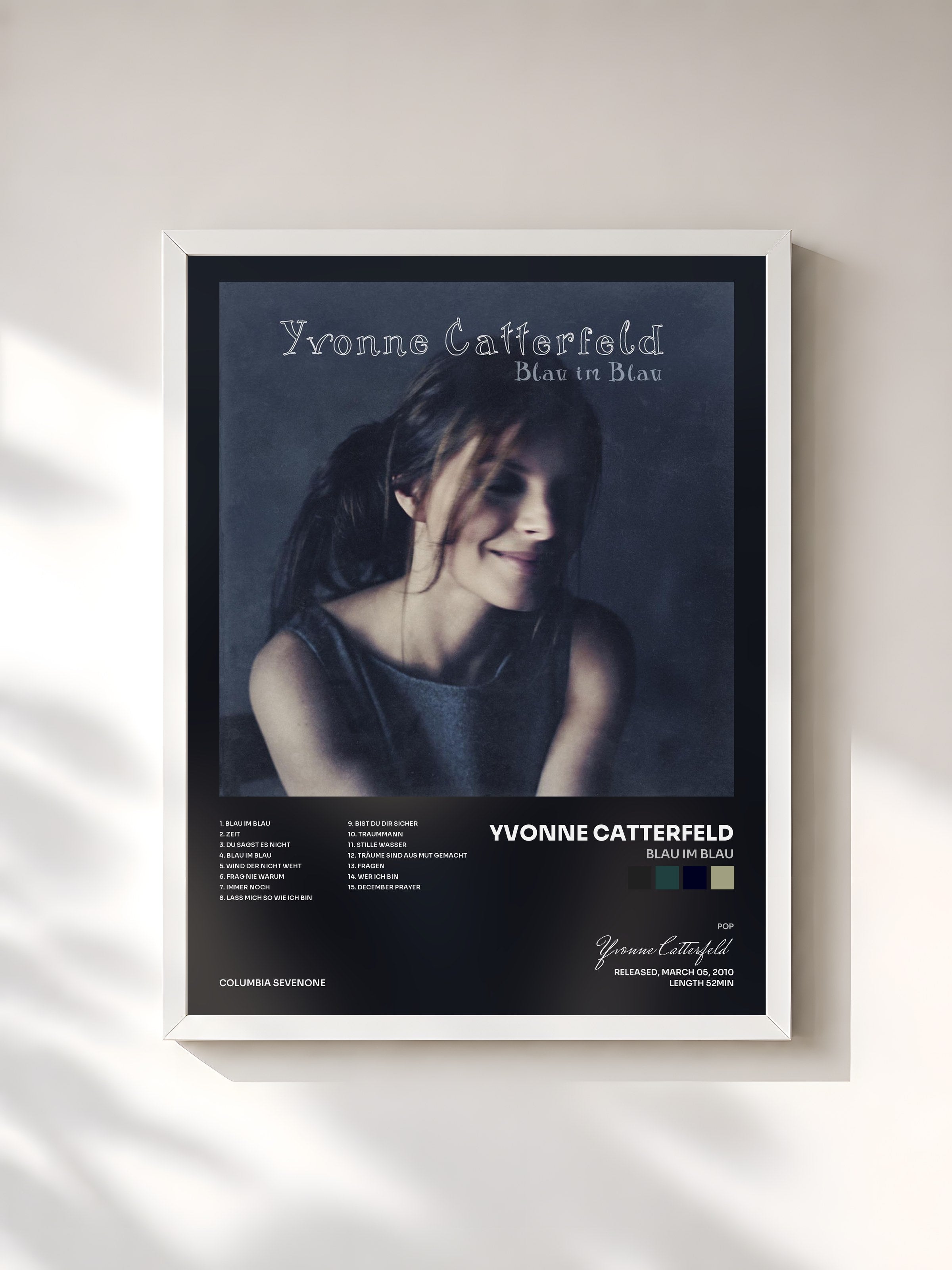 #blanc Tableau de l'album Blau Im Blau de Yvonne Catterfeld, cadre blanc, imprimé et encadré en France