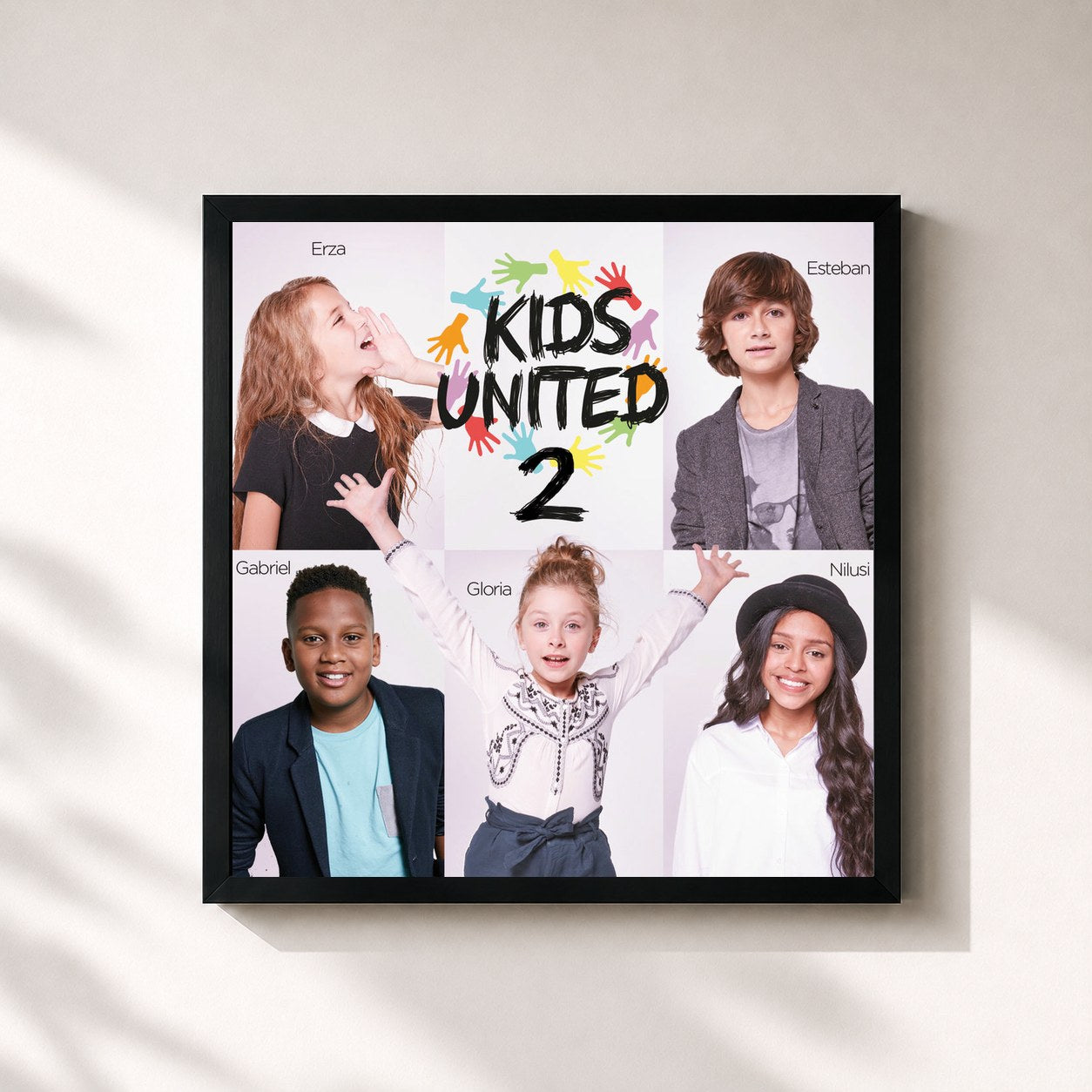 #noir Tableau carré de l'album Tout le bonheur du monde de Kids United, cadre noir 32x32 cm
